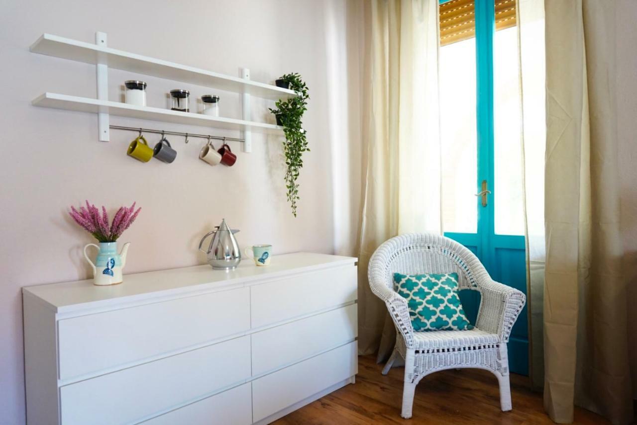 Villa Aurelia -Seafront Apartment With Patio Флумини-ди-Кварту Экстерьер фото